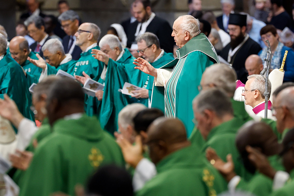 Essay raises important questions about Pope Francis' synodal process